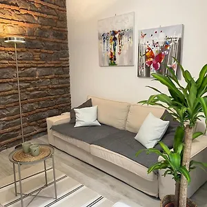 Alfonzetti-5 Min Walk To Train And Bus Station Katania